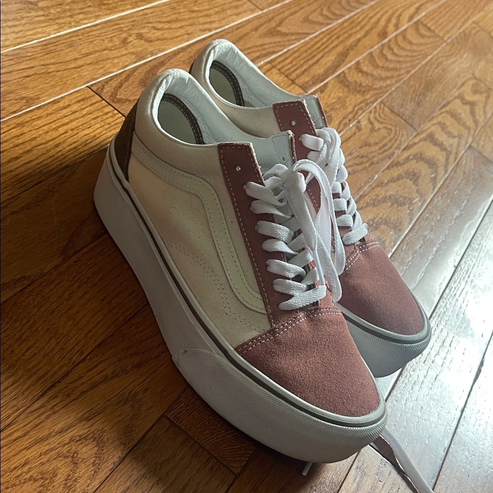 Vans Women's Sneakers - Pink and Cream